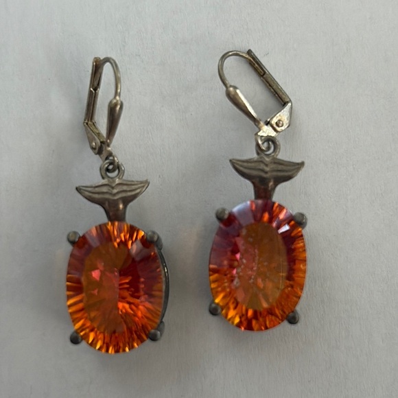gorgeous Orange gemstone Earrings whale tail design - Picture 4 of 6